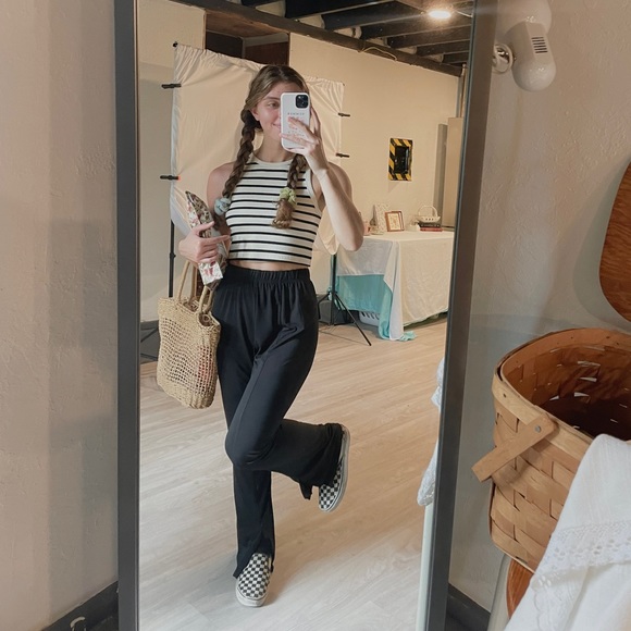 Meet your Posher, Channing - Picture 5 of 16